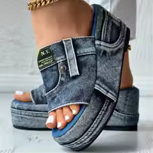 UrbanEdge Buckle Slides