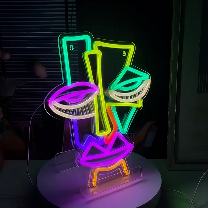 Lumari Totem Geometric Light